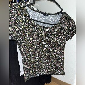 Love Tree Floral Crop top Size Small